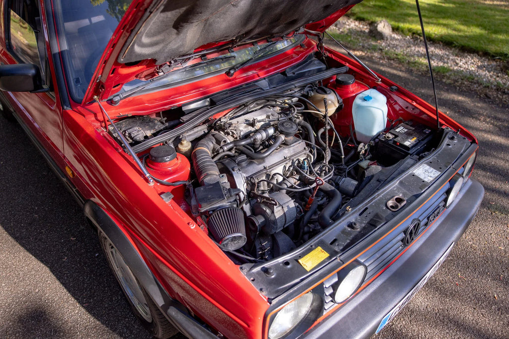 VW Golf 2 – Motorhauben Lift Gasdruckfedern Carbon-Optik