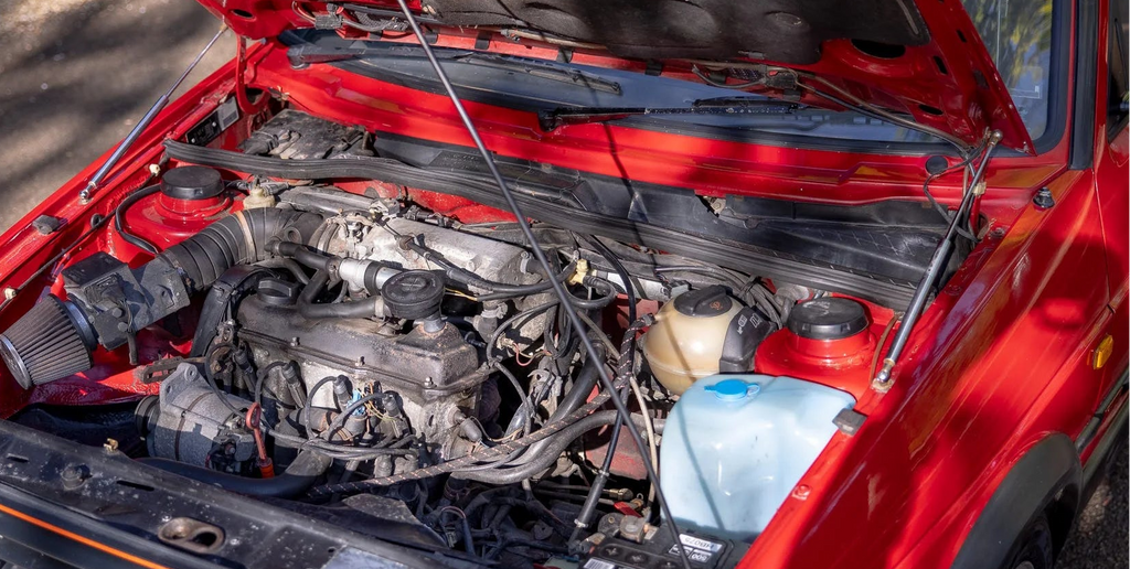 VW Golf 2 – Motorhauben Lift Gasdruckfedern Carbon-Optik
