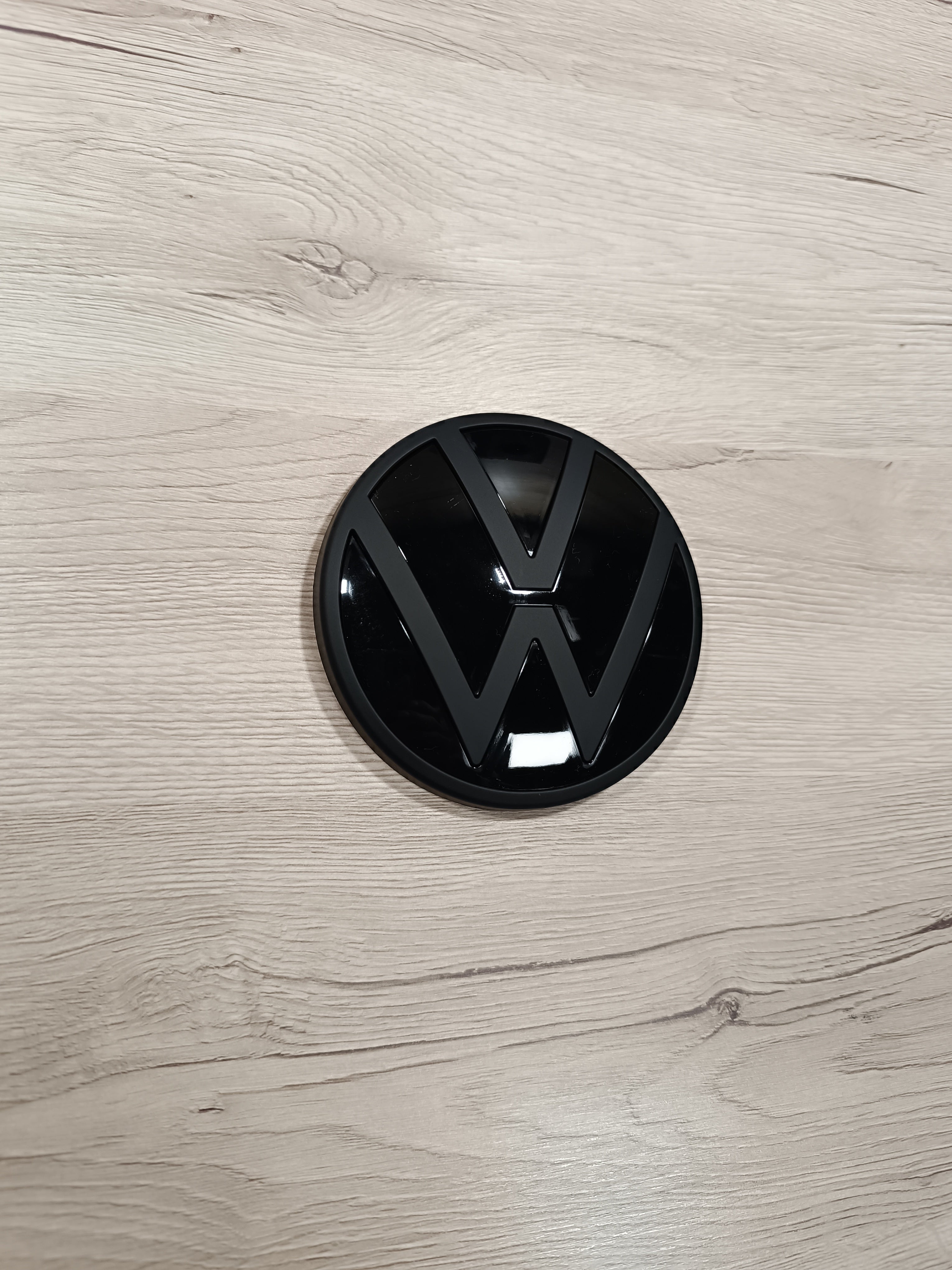 VW T-Roc Heckemblem Schwarz Matt