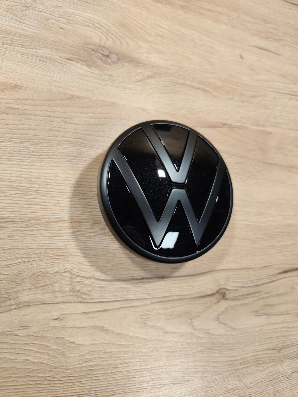 VW Passat B8 Heckemblem Logo Deep Black Pearl
