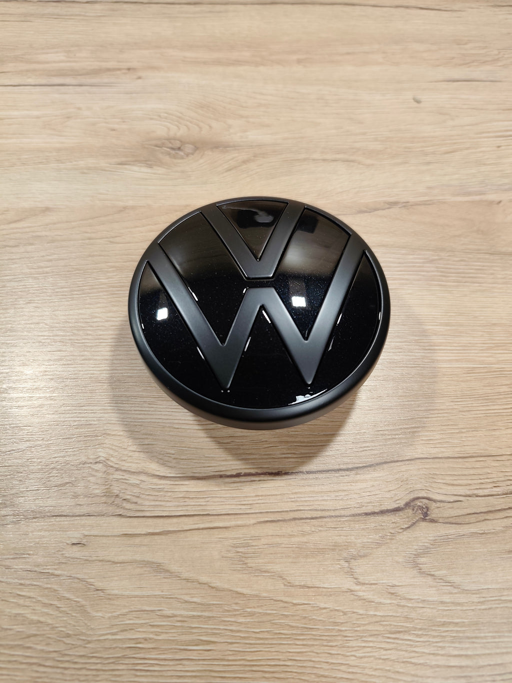 VW T-Roc Heckemblem Logo Deep Black Pearl