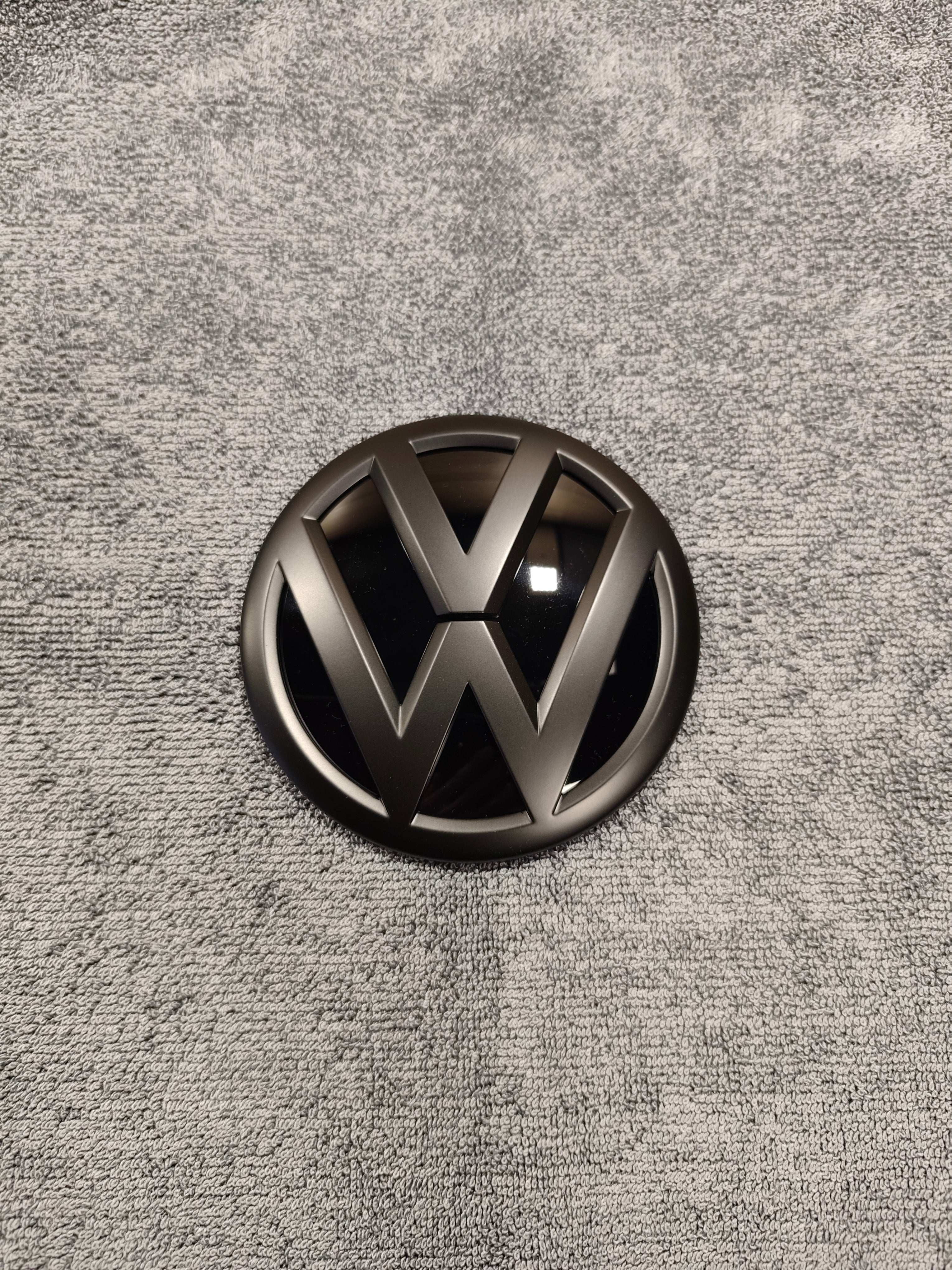 VW T6 Emblem Logo Schwarz
