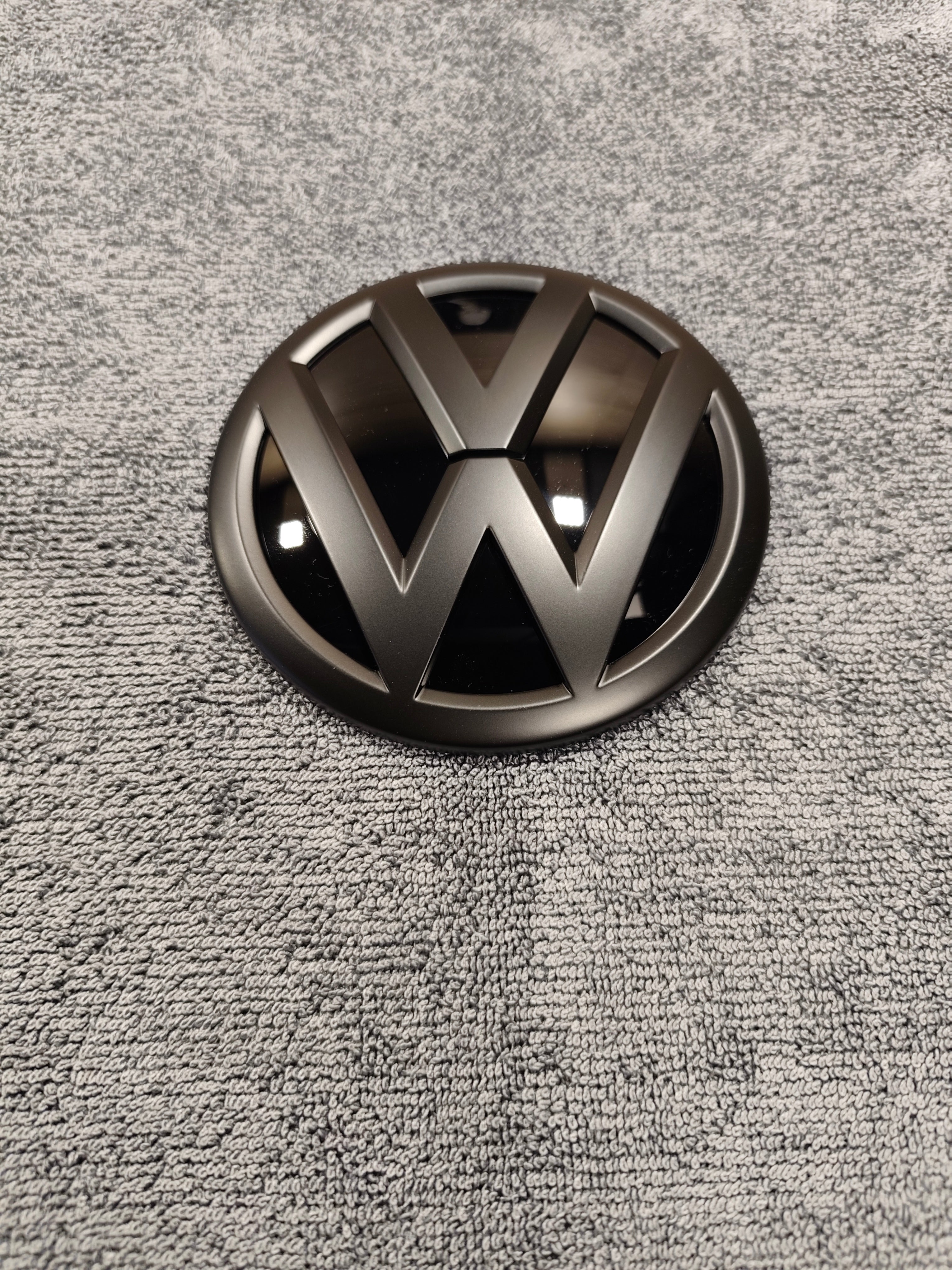 VW T6 Emblem Logo Schwarz