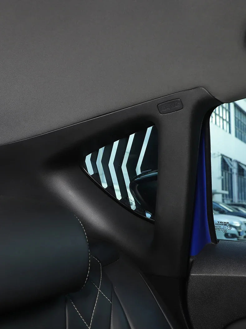 Seat Leon 1P Hintere Seitenscheiben-Abdeckung Piano Black & Carbon-Optik
