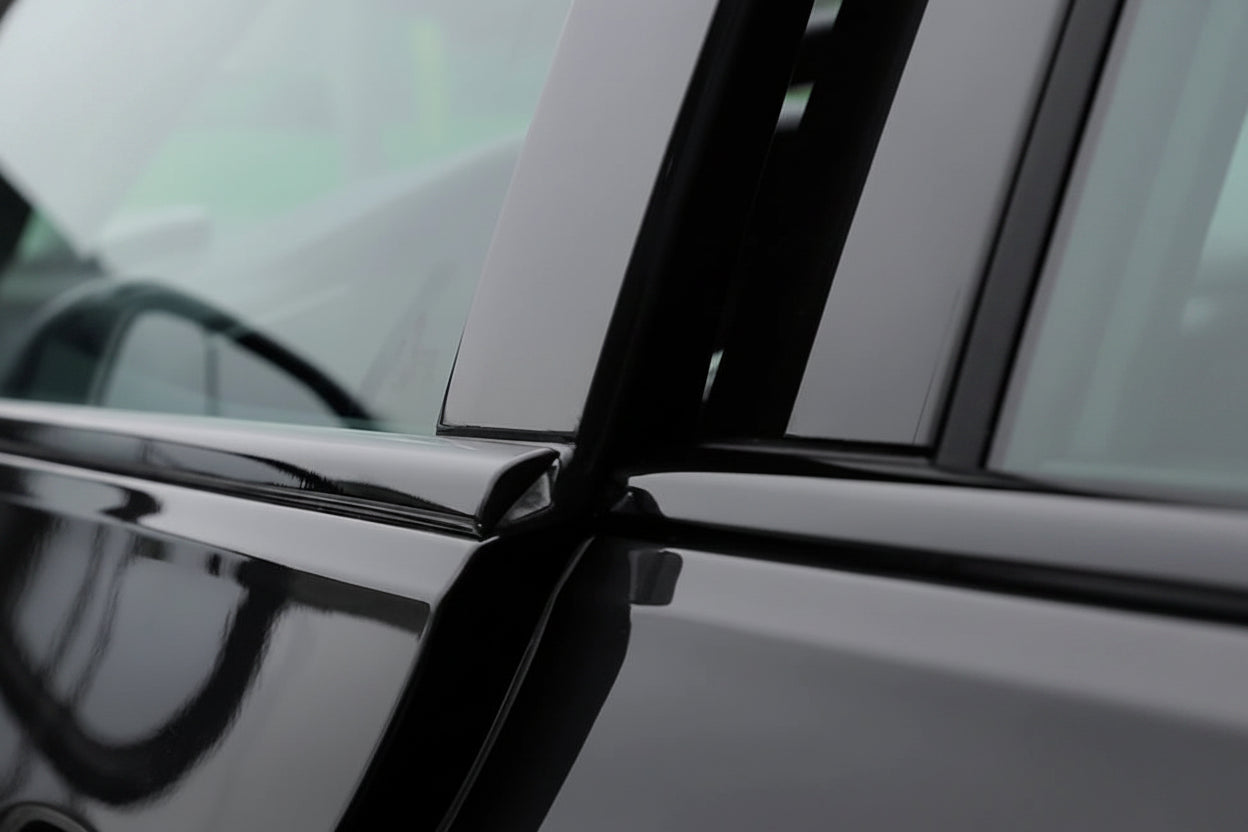 VW Golf 8 Türzierleisten Schwarz Hochglanz