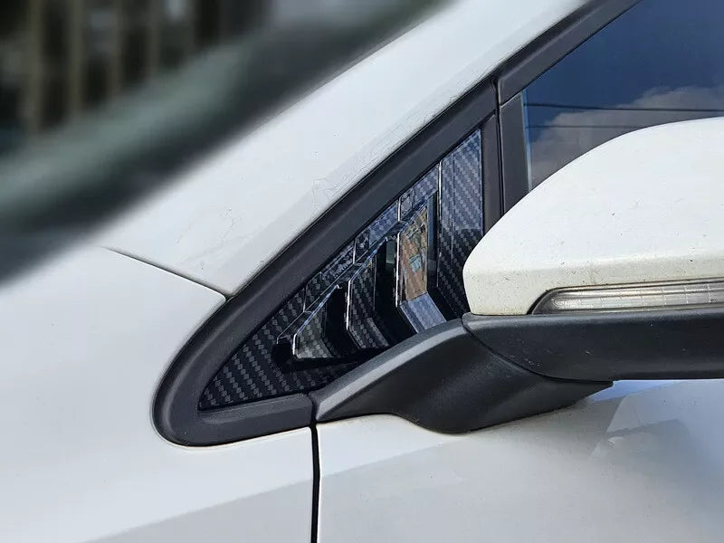 VW Golf 7 Dreieckfenster Cover montiert
