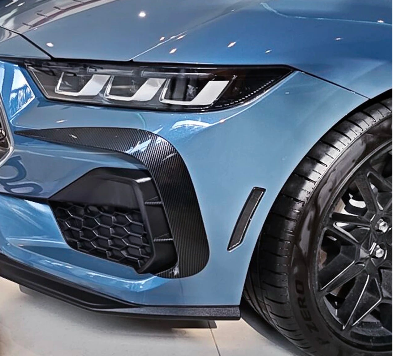 Nebelscheinwerfer Zierblenden Ford Mustang S650 Carbon Optik Hochglanz