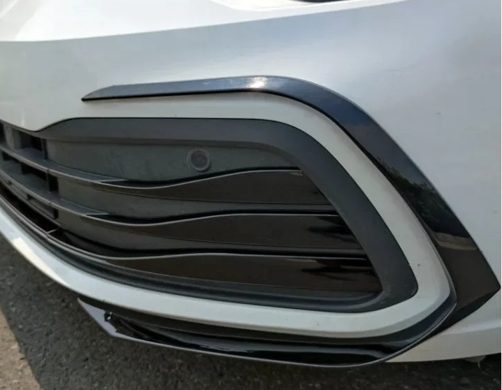 VW Golf 8 Frontstoßstangen Seiten Spoiler Hochglanz Schwarz