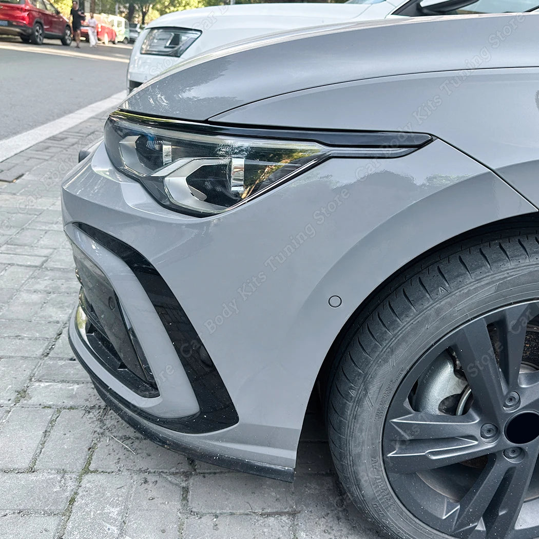 VW Golf 8 GTI Scheinwerfer Blenden montiert
