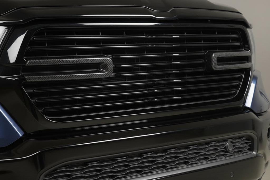 Dodge RAM Frontgrill mit Carbon Aplikationen