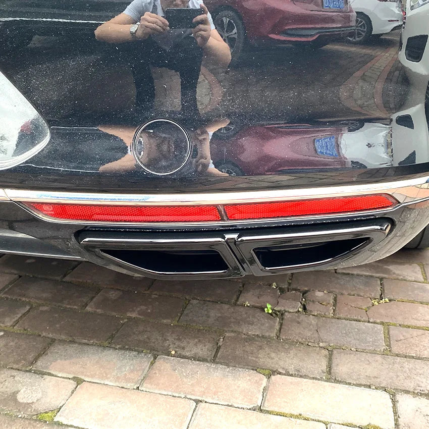 VW Passat B8 Auspuffblenden Schwarz