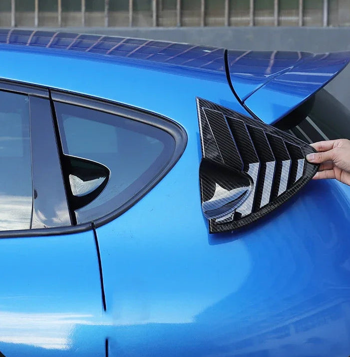 Seat Leon 1P Hintere Seitenscheiben-Abdeckung Piano Black & Carbon-Optik